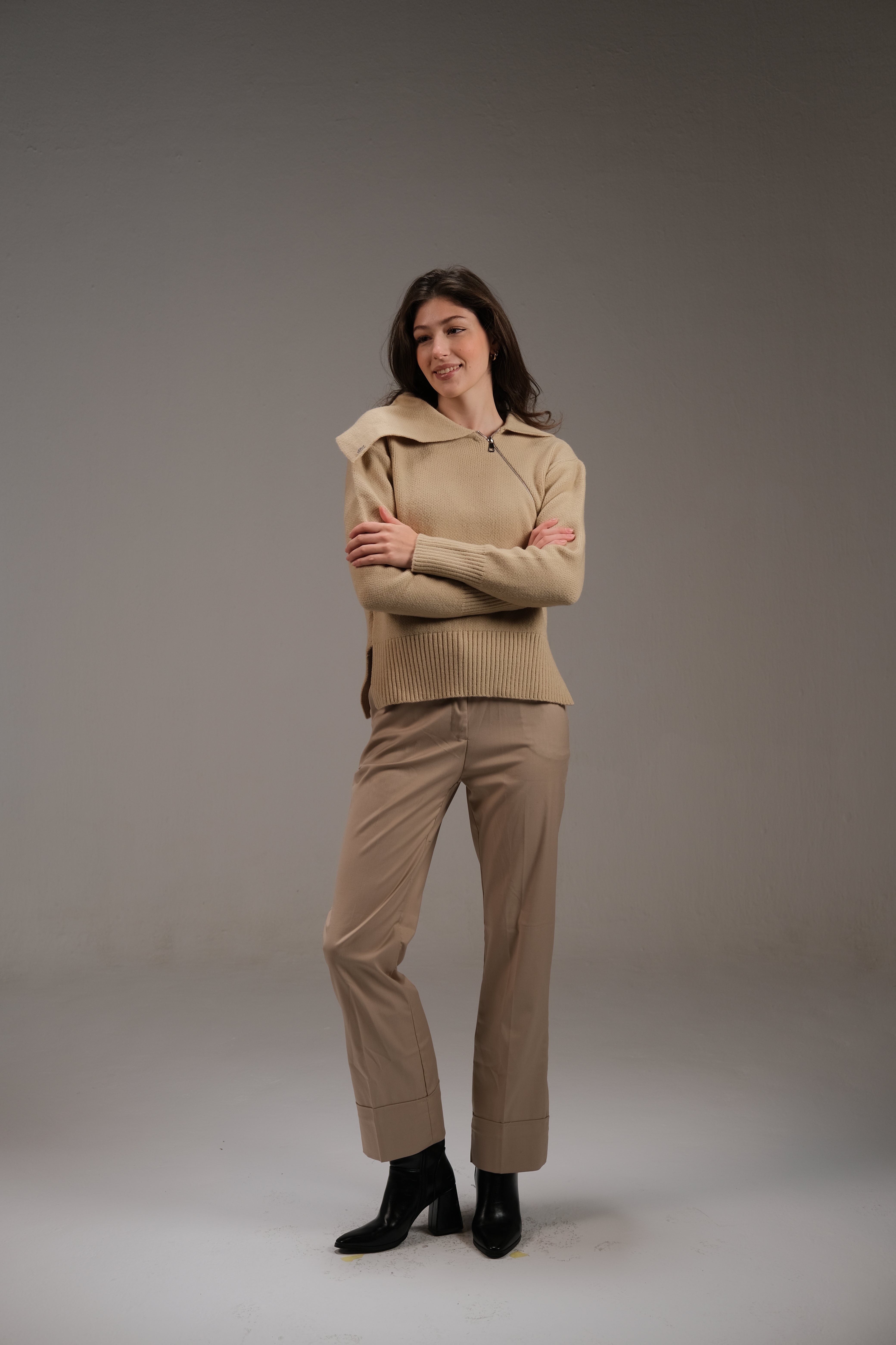 Trousers in Beige