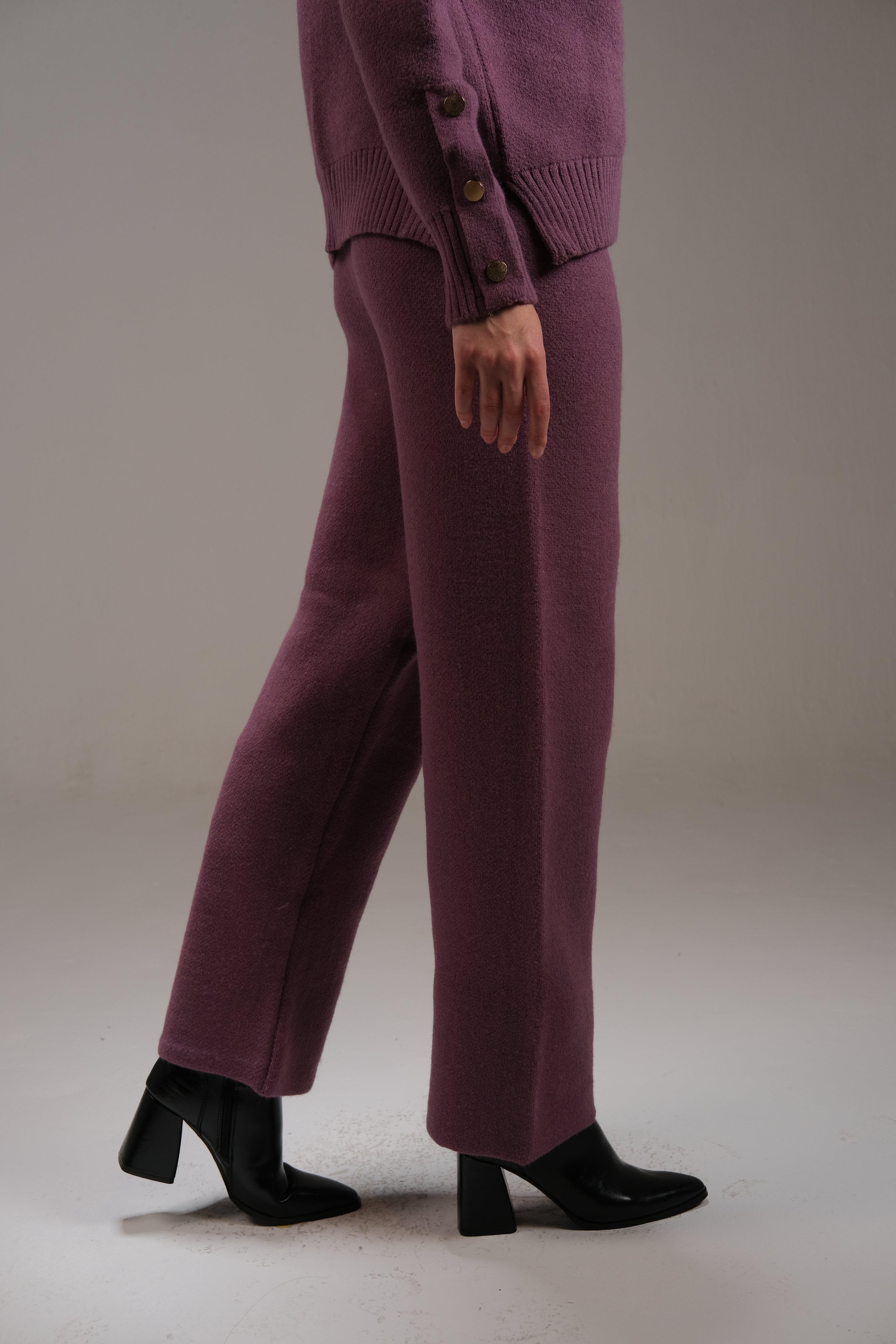 Knitted Cotton Trousers in Purple