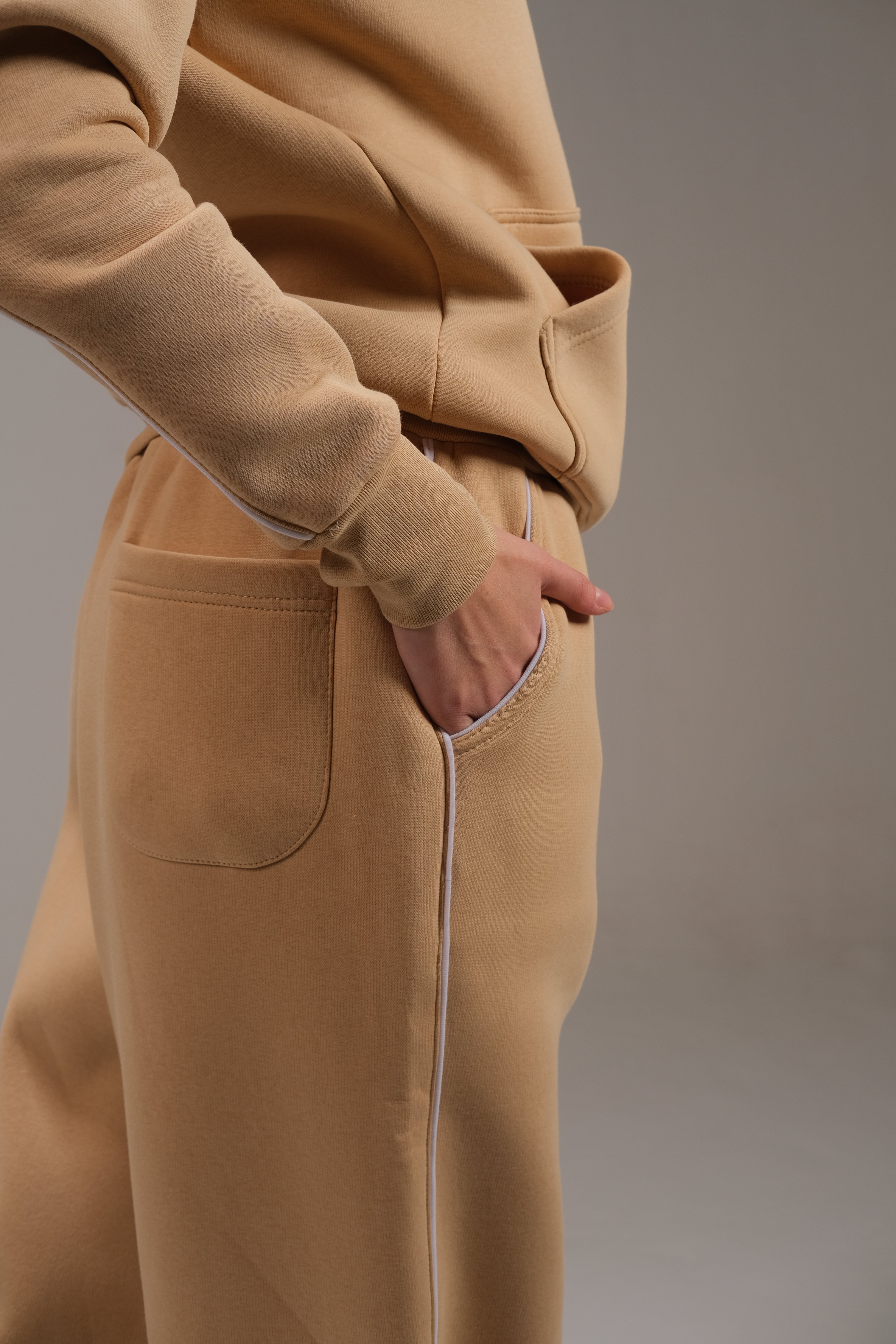 Melton Sweatpants in Beige