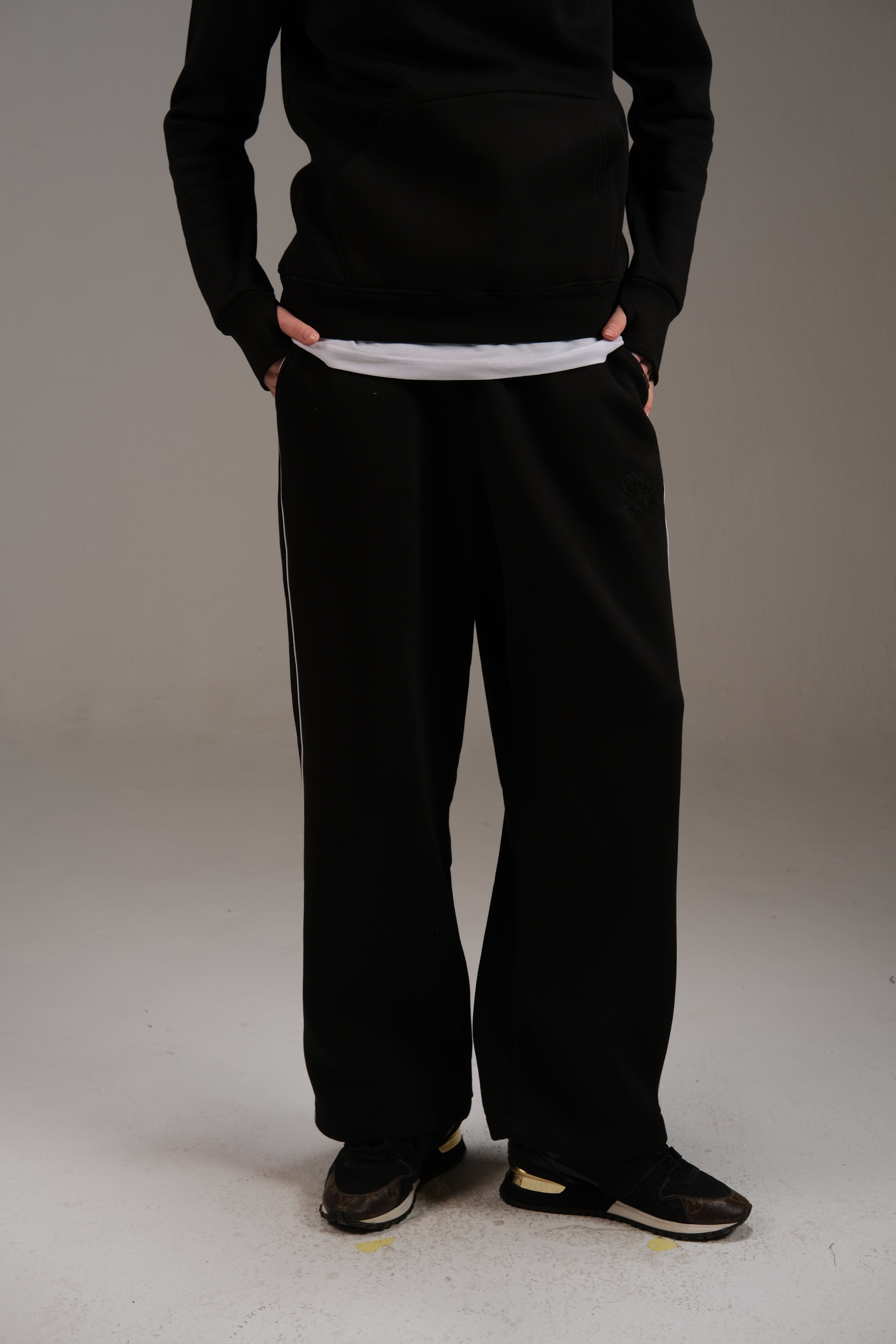 Melton Sweatpants in Black